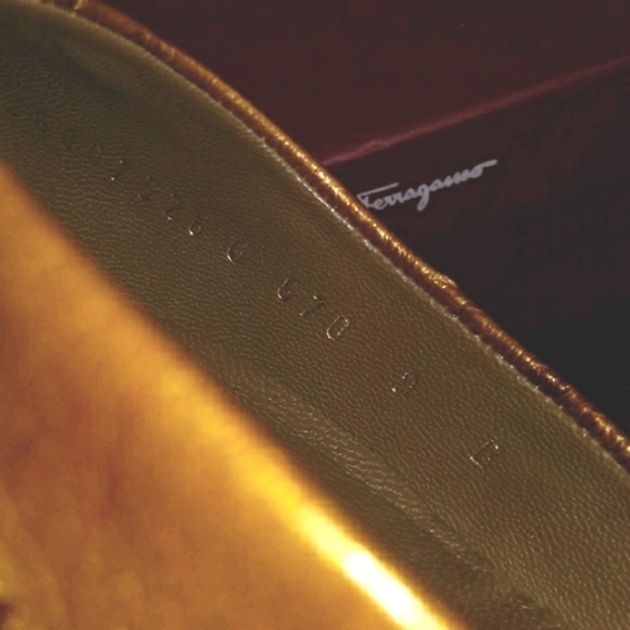 Salvatore Ferragamo Siona ostrich d'orsay heels - Picture 5 of 13